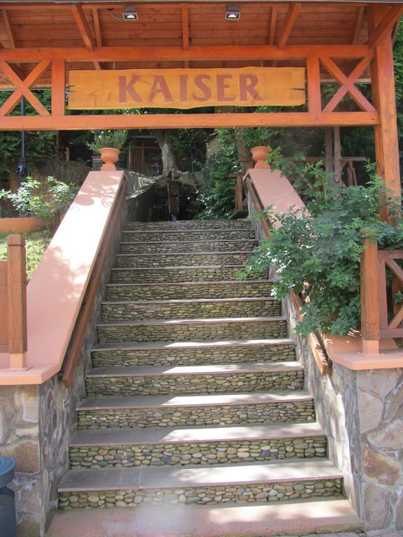 Kaiser Hotel Chernivtsi Εξωτερικό φωτογραφία