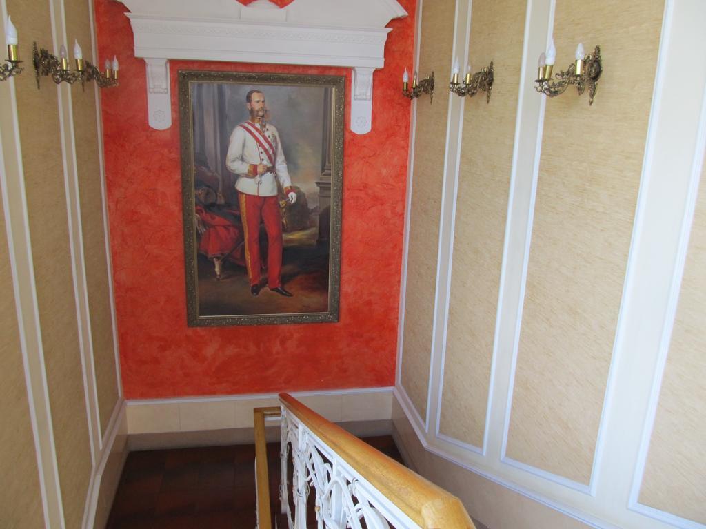 Kaiser Hotel Chernivtsi Εξωτερικό φωτογραφία