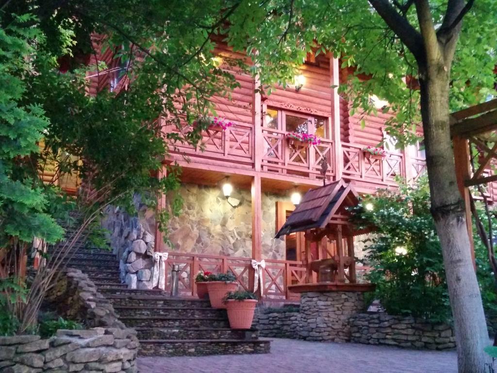 Kaiser Hotel Chernivtsi Εξωτερικό φωτογραφία