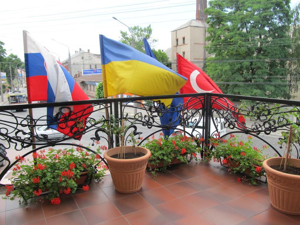 Kaiser Hotel Chernivtsi Εξωτερικό φωτογραφία