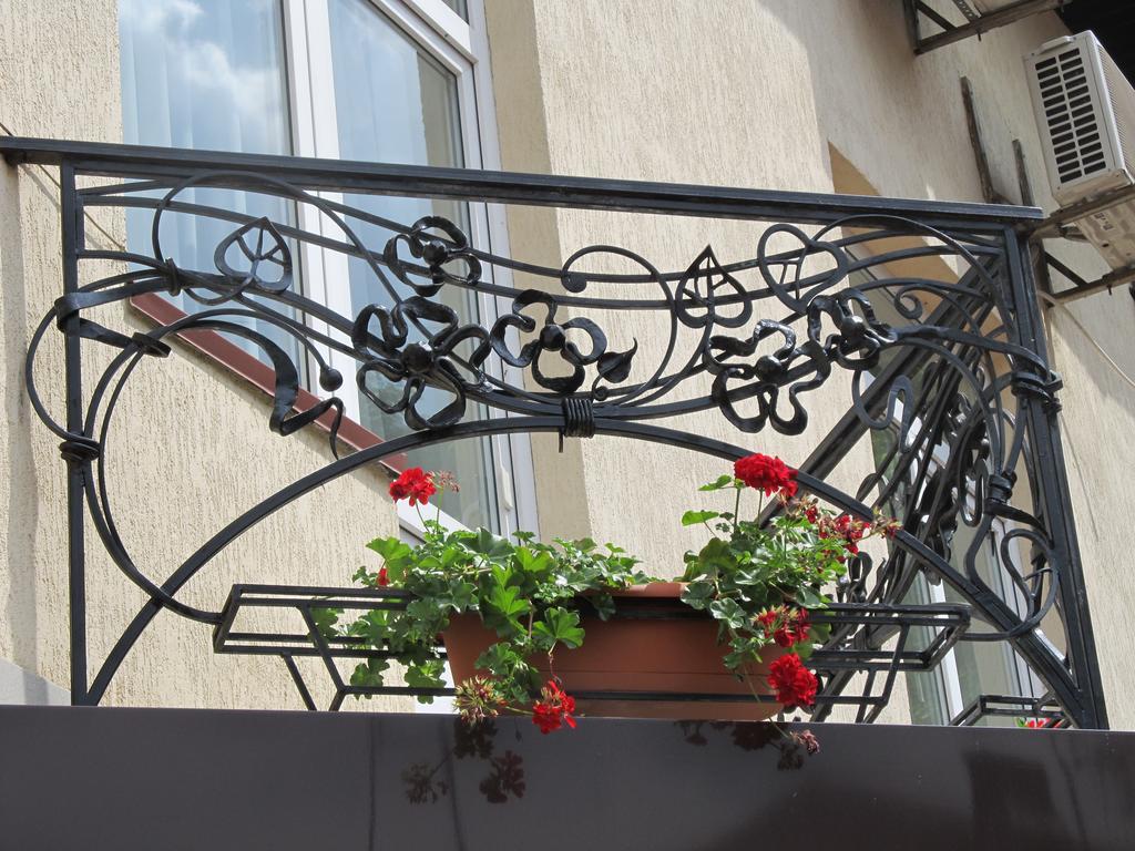 Kaiser Hotel Chernivtsi Εξωτερικό φωτογραφία